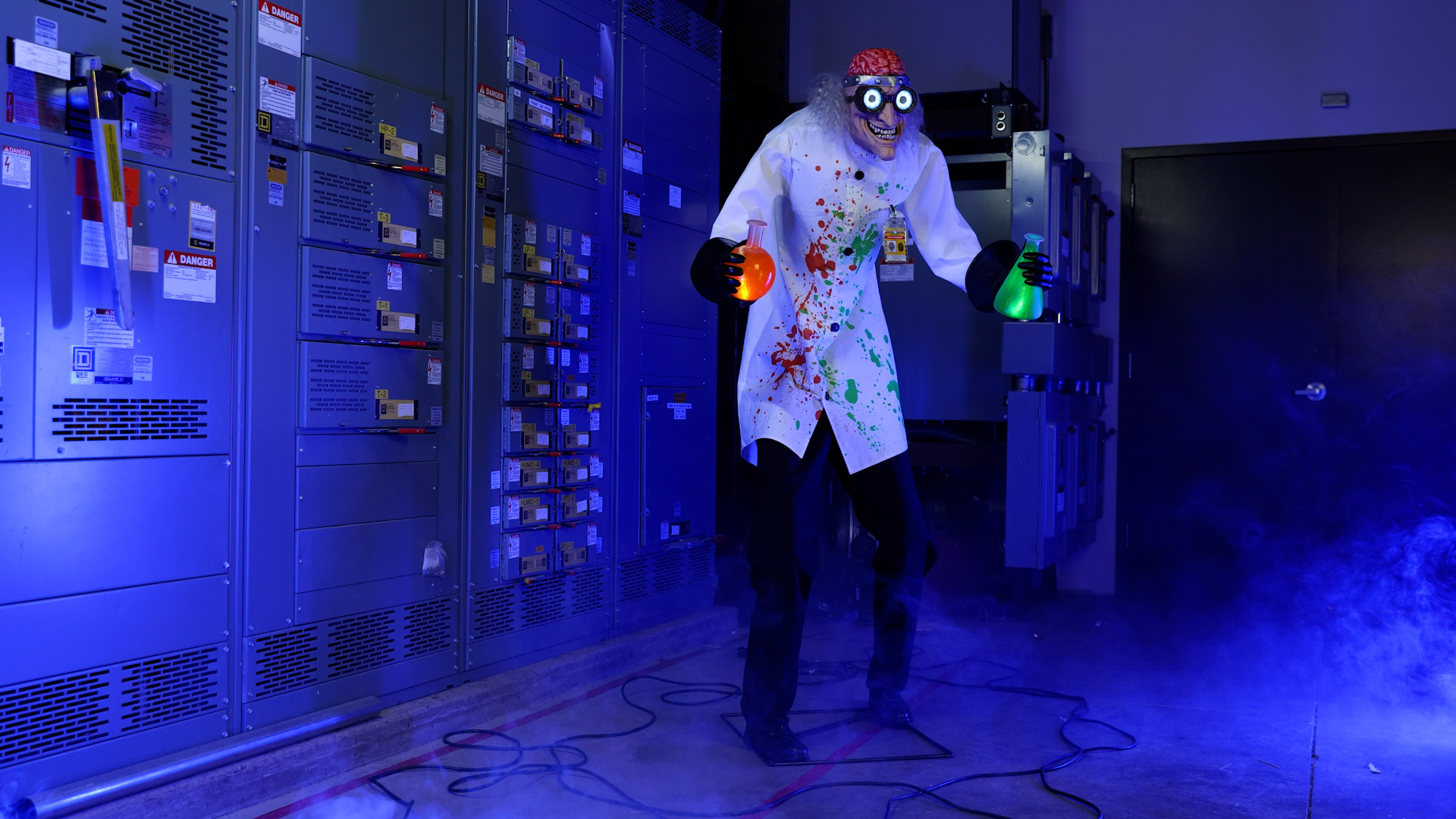 FUN99401 - 6 ft Doctor Dabblewick the Mad Scientist Animatronic Decoration